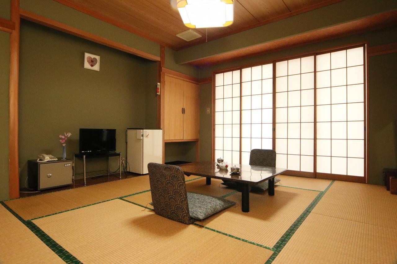 Hotel Sansuiso Yamanakako Bagian luar foto