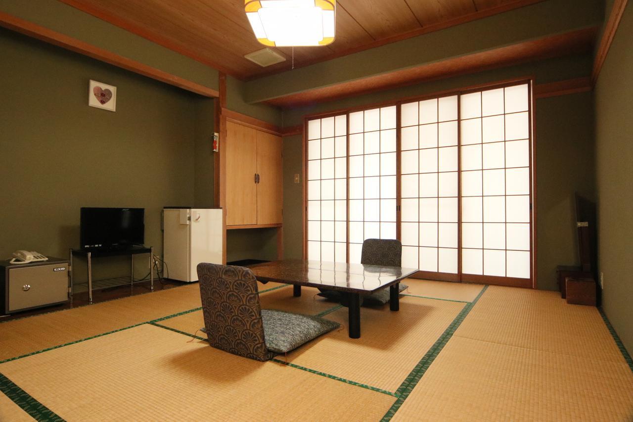 Hotel Sansuiso Yamanakako Bagian luar foto